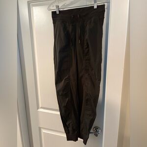 lululemon Studio Joggers- Size 4 - Excellent condition